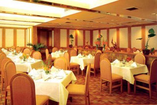 <b>深圳高价上门回收茶楼 酒店公寓 餐馆及设备上门回收估价</b>