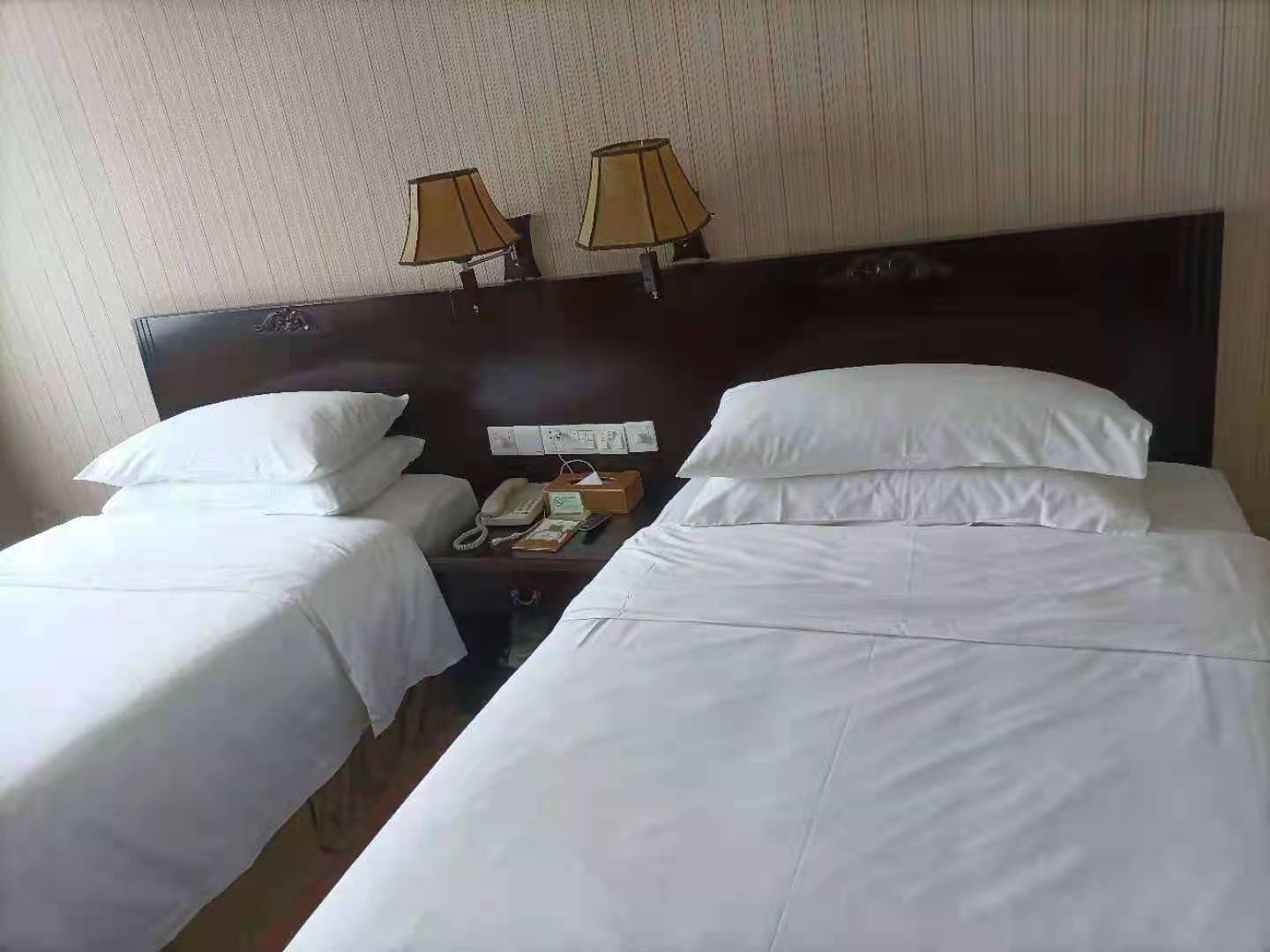 二手酒店布草按吨批发价格仓库实拍